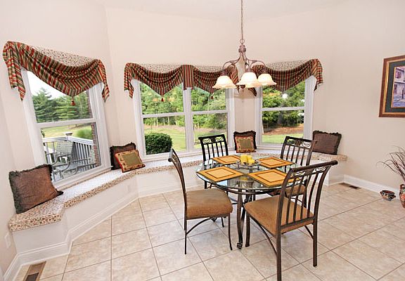 4th image of 7244 Middlemoor Ln