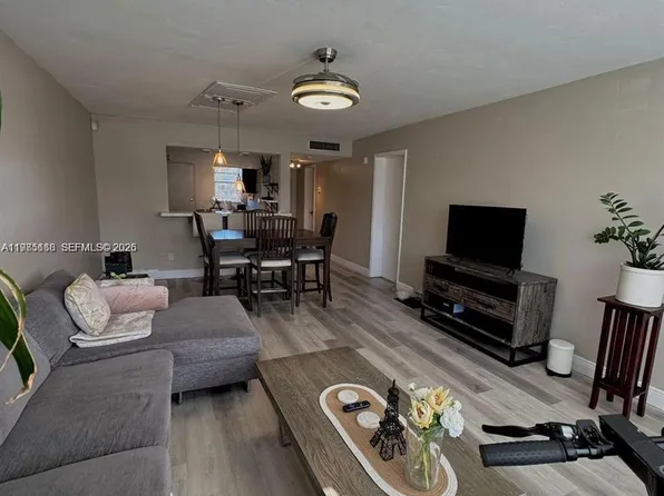 1530 NE 191st St APT 241, Miami, FL 33179