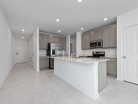 5th image of 573 Bell Prairie Cir