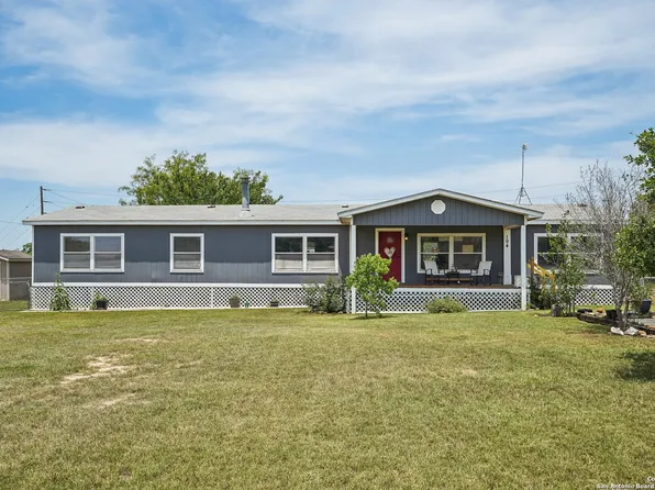 104 Bossier, Poth, TX 78147