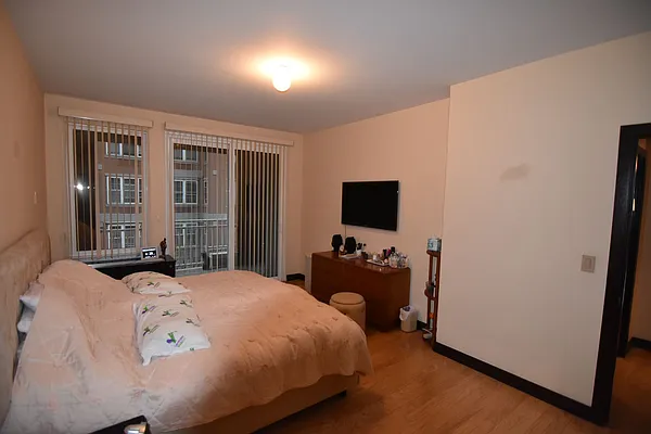 Sold by Continent Realty LLC | media 8