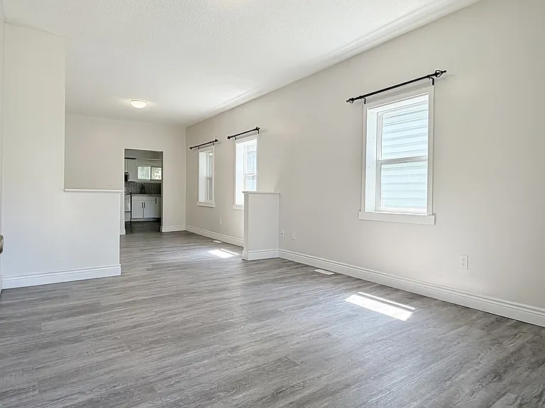 476 Aylmer Ave — Photo 1