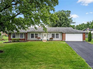 5 Cypress Point Ct, Chesterfield, MO 63017