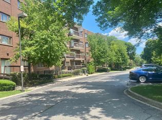350 E Dundee Rd APT 101, Buffalo Grove, IL 60089