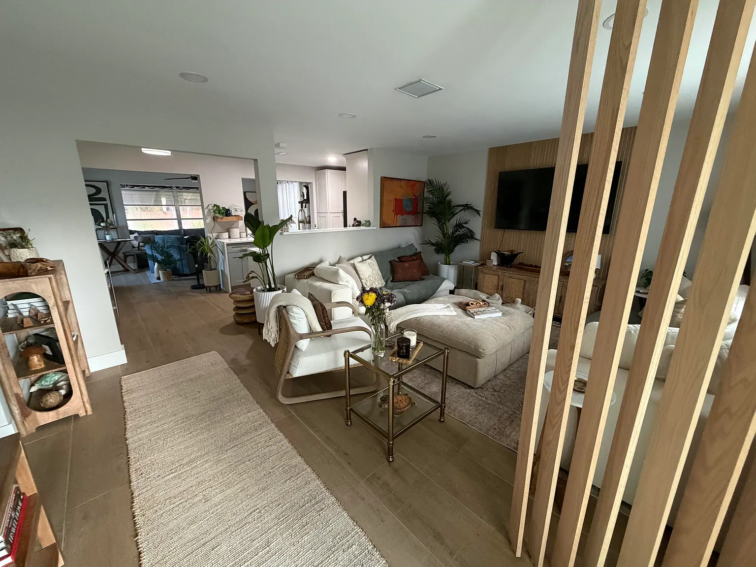 2 bed, 2.5 bath, 1173 sqft, $6,000 — Photo 3