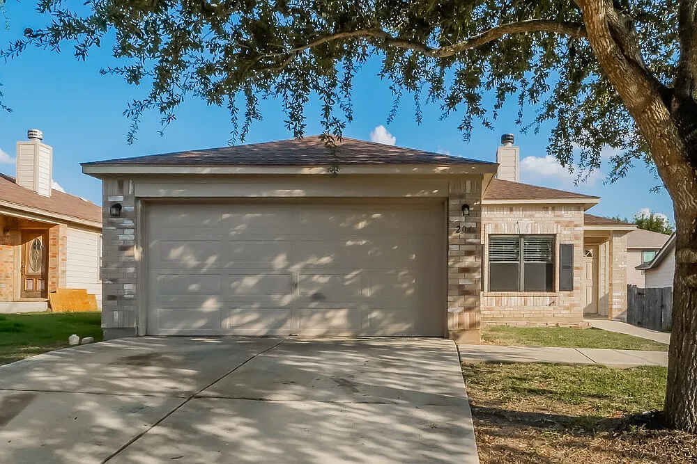 3 bed, 2.0 bath, 1502 sqft, $1,810 — Photo 1