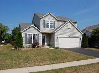 2060 Kentland Dr, Romeoville, IL 60446