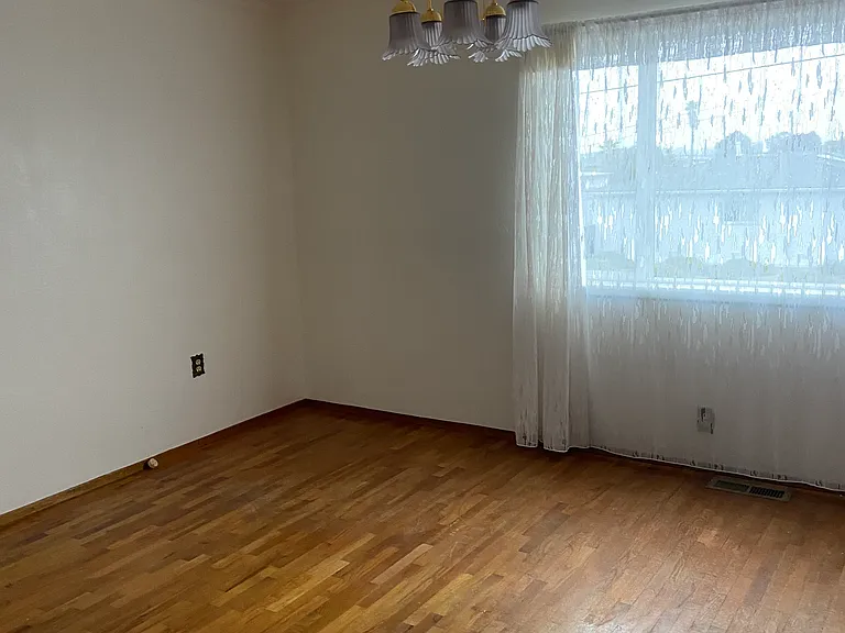 250 Grant St — Photo 10