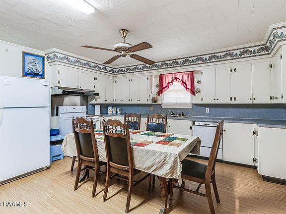 5th image of 1010 Melancon Dr #A