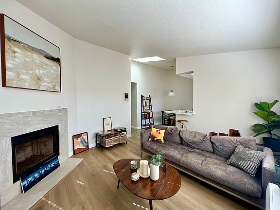 5th image of 4020 Georgia St #7