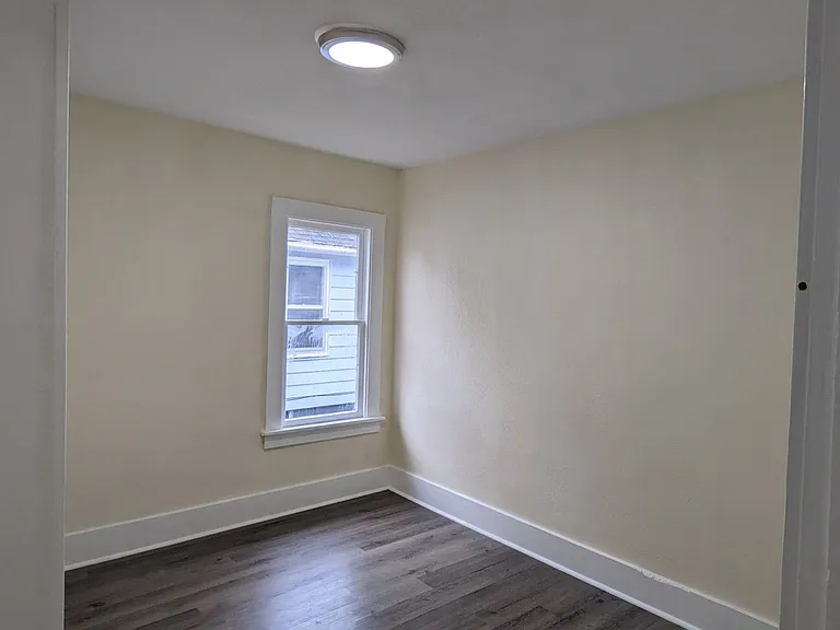 1149 Fleming Ave — Photo 6