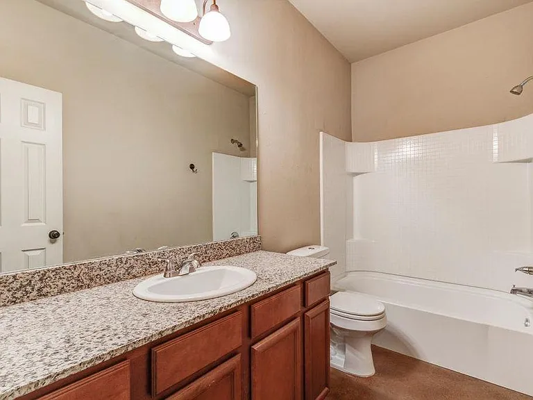114 Ashley Dr — Photo 11