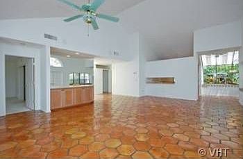 5th image of 577 Bay Villas Ln
