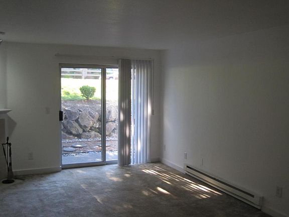 4th image of 16817 Larch Way Unit G101