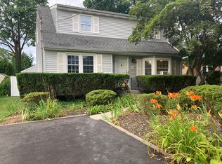 11 Wilhow Ct, Northport, NY 11768