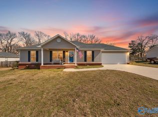 237 Tanner Point Dr, New Market, AL 35761