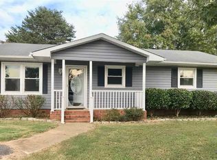 4 Morrow Ct, Wellford, SC 29385