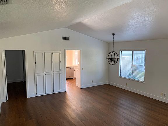 4th image of 1623 Woodhill Dr