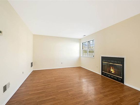 4th image of 3079 Union Blvd