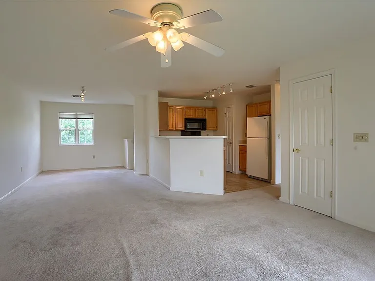 136 Cardinal Ln — Photo 8