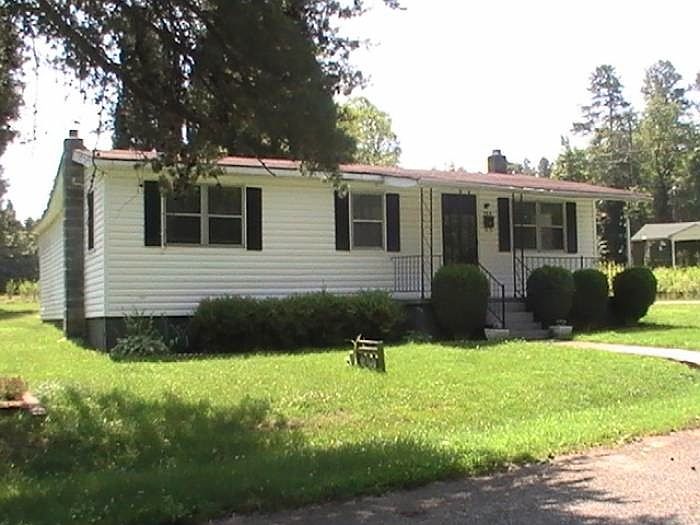 2nd image of 109 E Cross Rd