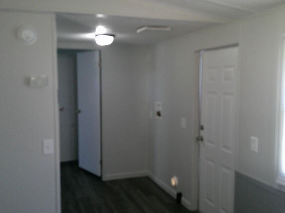 3rd image of 103 Eastport Ln