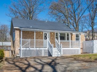 312 Windsor Ave, Hopatcong, NJ 07843