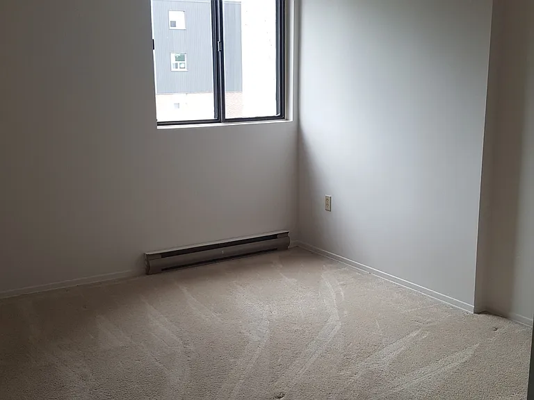699 Talbot St — Photo 14
