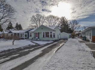 897 Whitlock Rd, Rochester, NY 14609