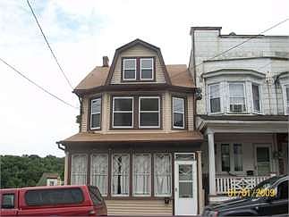 2nd image of 1530 W Walnut St