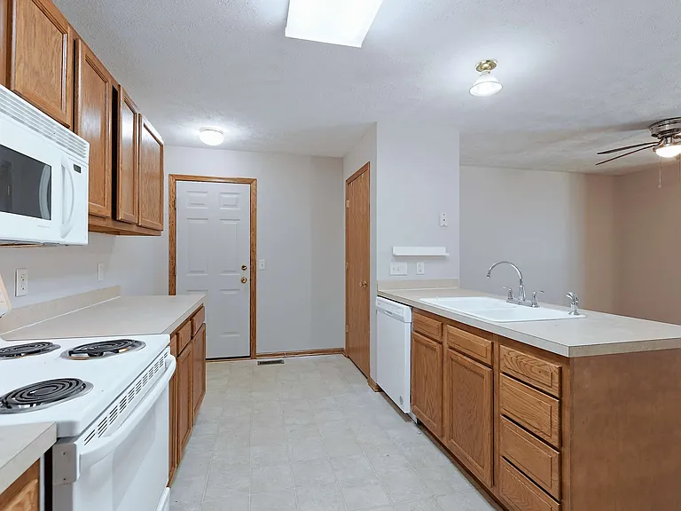 8624 Delphinium Ln — Photo 9