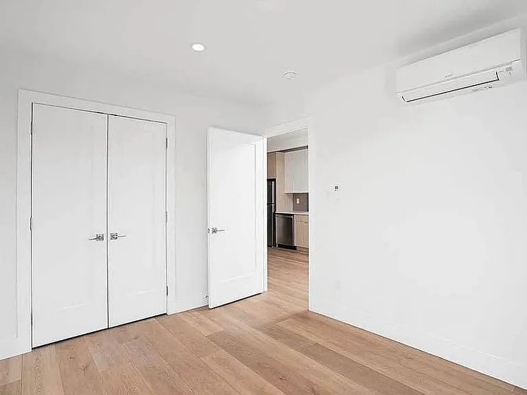 23-33 Astoria Blvd #4A — Photo 6