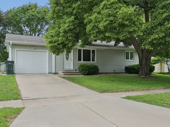 636 Garden Rd, Ames, IA 50010