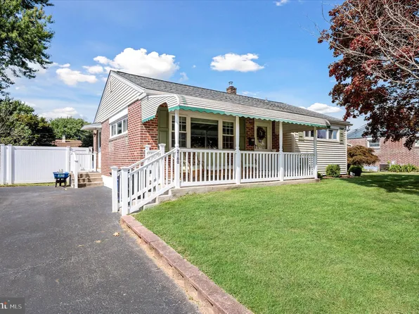 2160 N Lee Ln, Aston, PA 19014