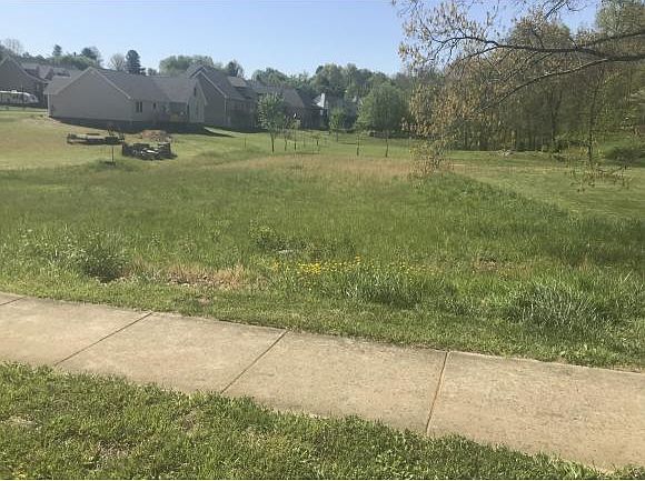 2nd image of 443 Glen Oaks Dr
