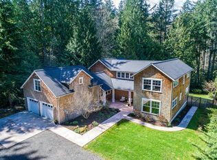 5875 NE Silver Willow Ln, Bainbridge Island, WA 98110