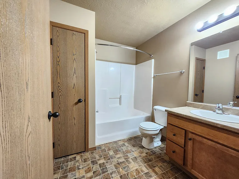 Sunrise Apartments — Photo 11