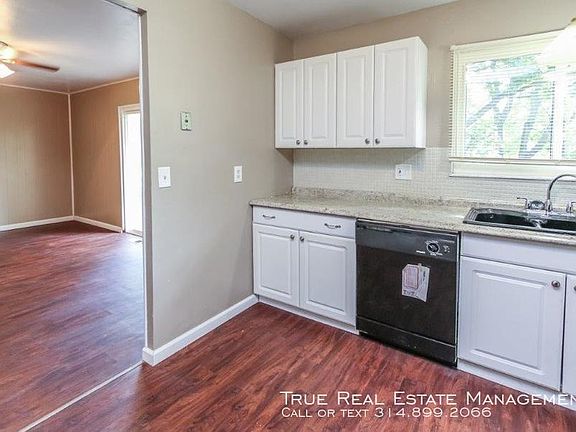 3rd image of 11272 Parkmont Dr