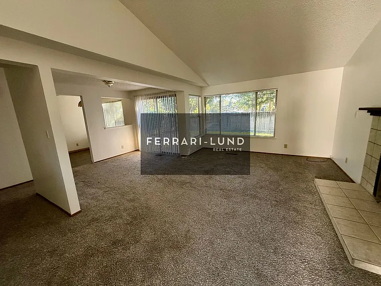 6065 Diplomat Dr — Photo 2