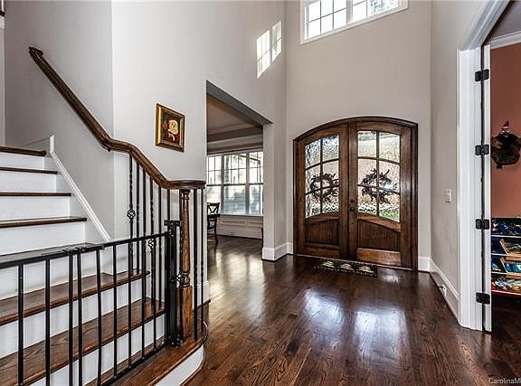 3rd image of 117 Birch River Pl