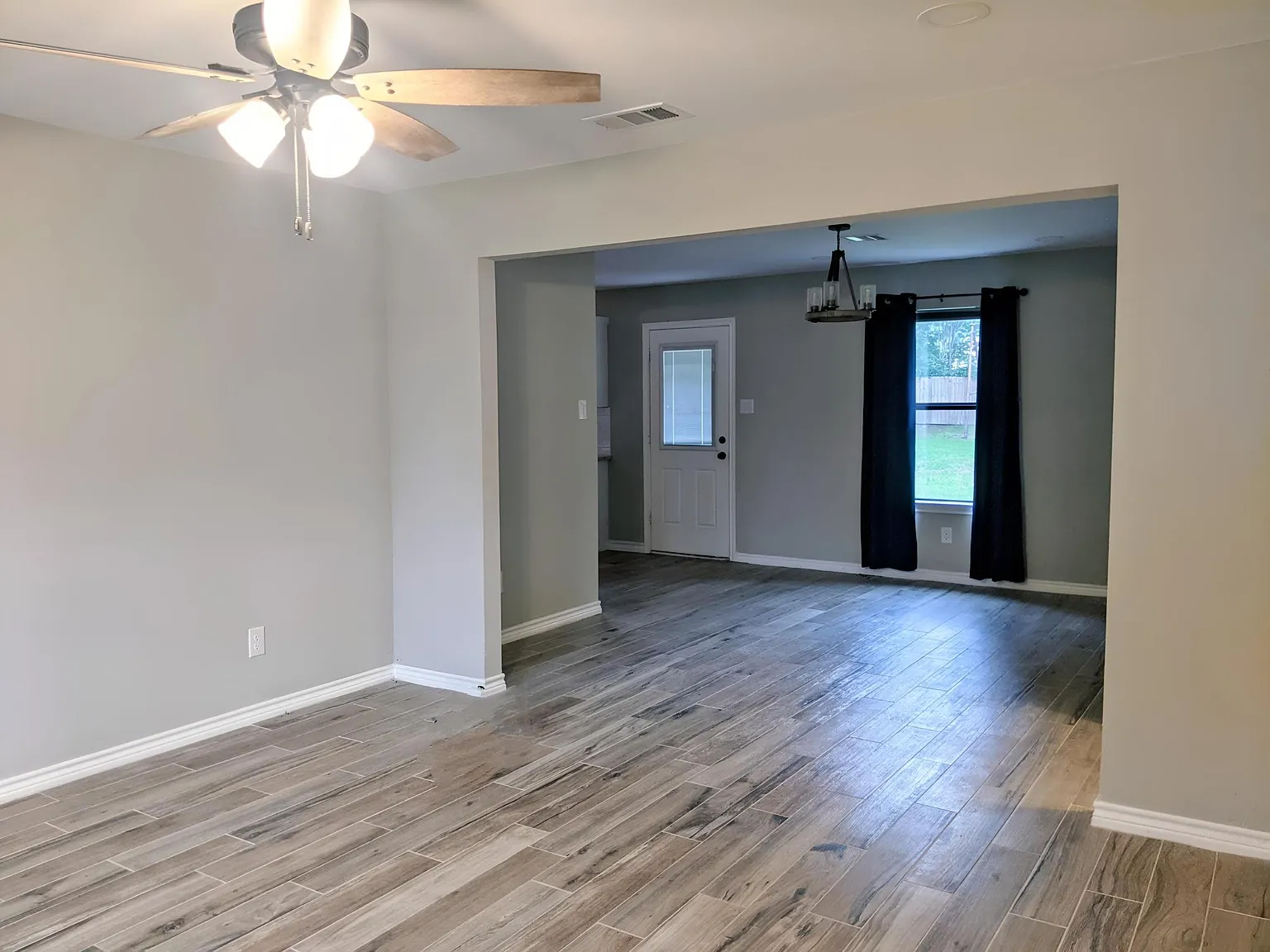4 bed, 1731 sqft, $2,200 — Photo 2