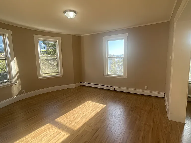 18 Lawton Ave #2 — Photo 11