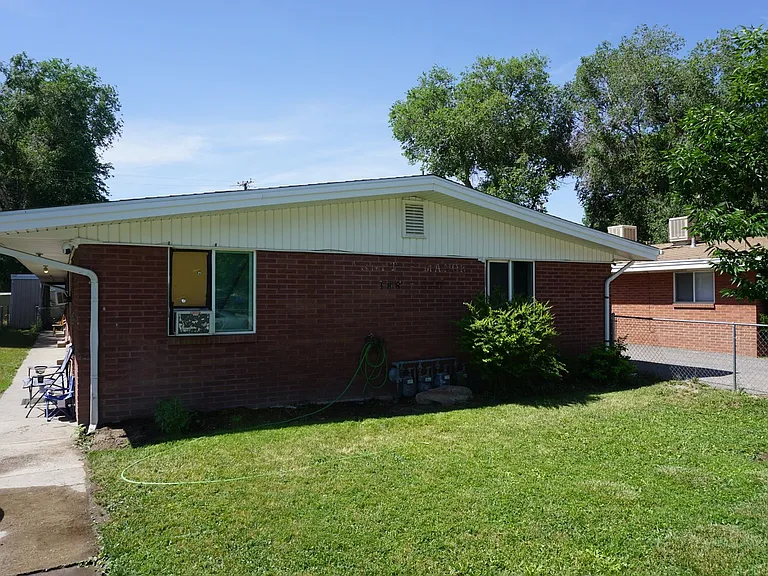 188 E. Baird Ave. — Photo 1
