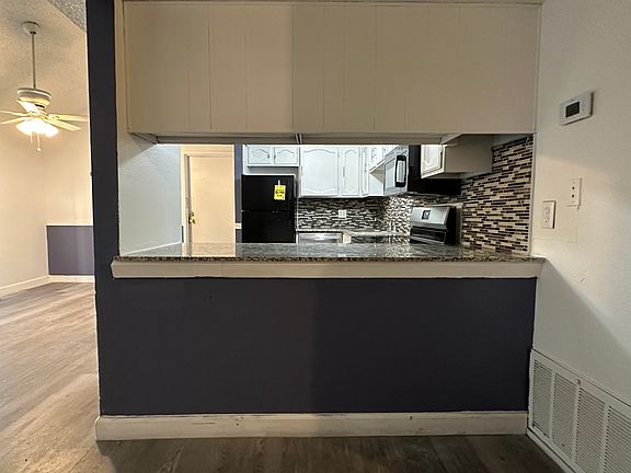 2nd image of 5156 Gray Ln APT B