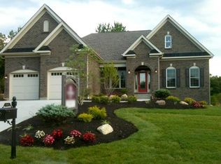 445 Maple Ridge Ct, Cincinnati, OH 45244