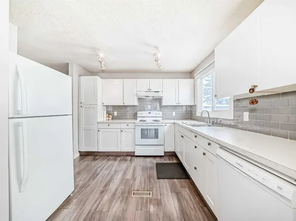 3745 E Fonda Way SE #25, Calgary, AB T2A 5W7
