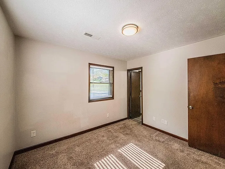 830 Sanders Ave — Photo 19