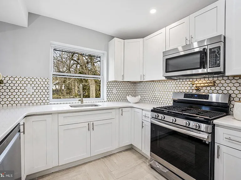 541 E Church Rd — Photo 12