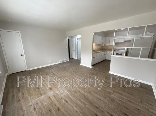 7701 W Hampton Ave, Milwaukee, WI