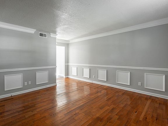 5th image of 1407 Mana Ln APT 6